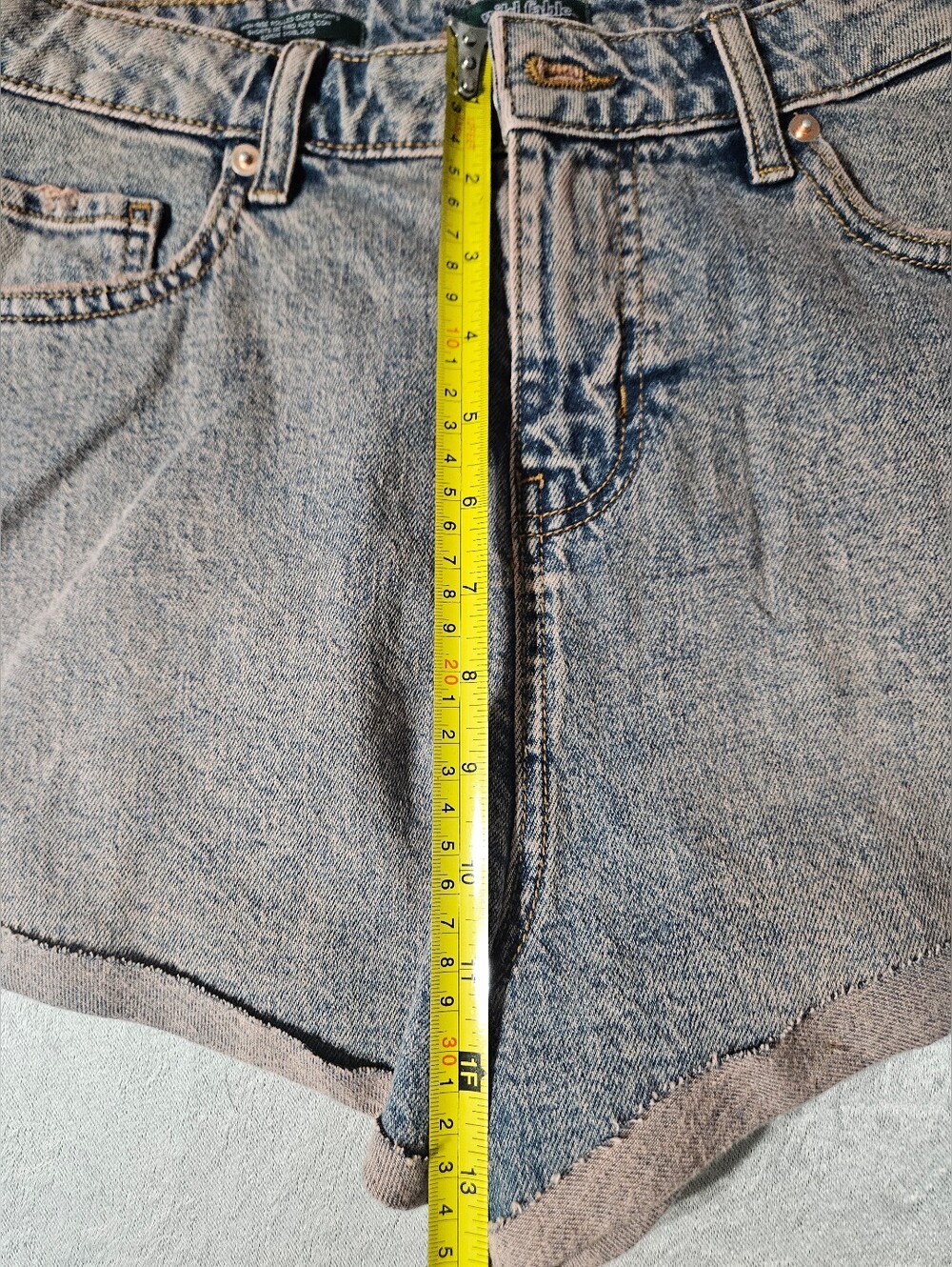 Wild Fable High Rise Rolled Cuff Jean Shorts Size 10 - Picture 4 of 5